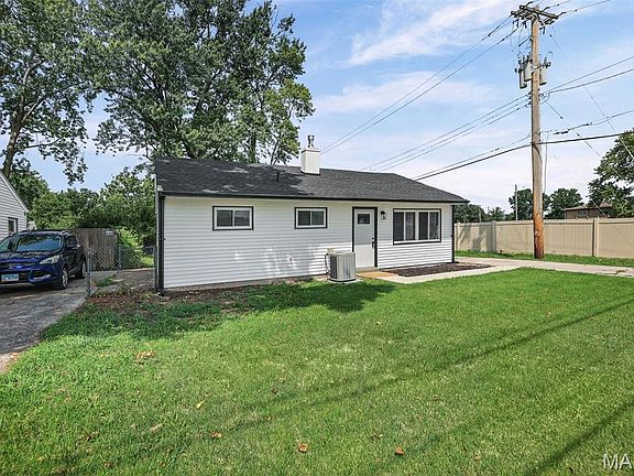 4th image of 1009 Royal Heights Rd