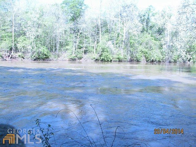 Relaxing sound of the shoals.