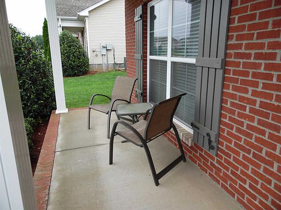 2nd image of 203 Turnberry Cir