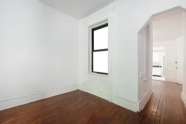 Rented by R New York