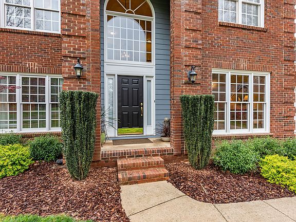3rd image of 5047 Hickory Lake Ln
