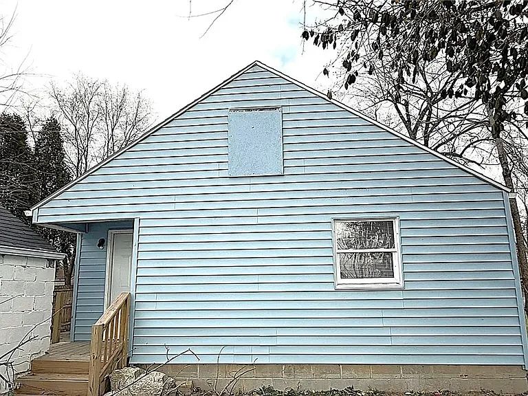 906 Daniels Ave — Photo 7