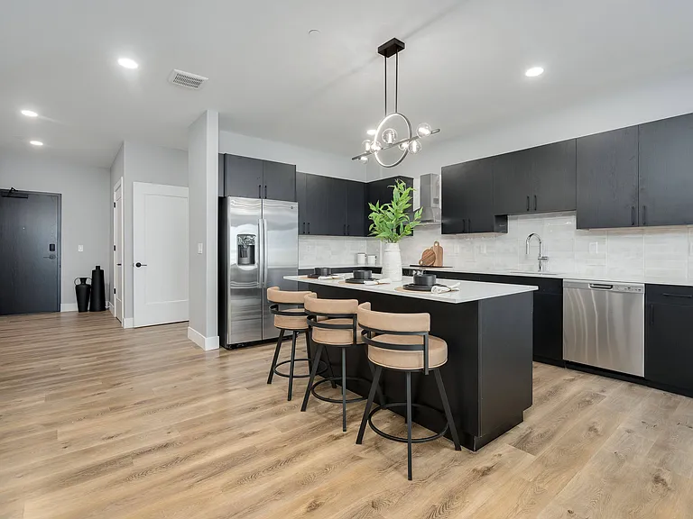 Lindsey Living — Photo 22