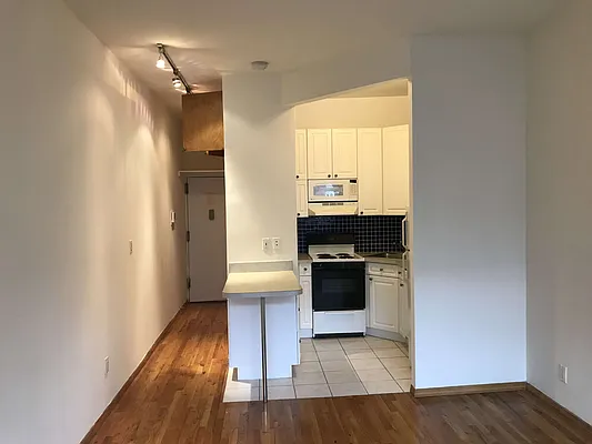 Rented by The Ave Agency, LLC | media 10