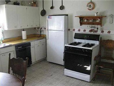 4th image of 69 Irving Wick Dr E