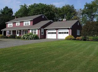 30 Stonehenge Rd, Pittsfield, MA 01201