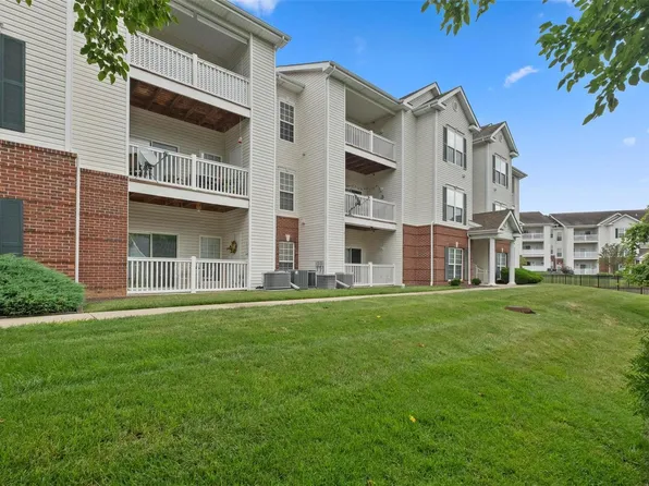 42 Kassebaum Ln APT 200, Saint Louis, MO 63129