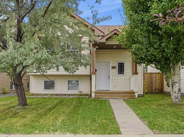 120 NE Kentwood Dr, Red Deer, AB T4P 0A5