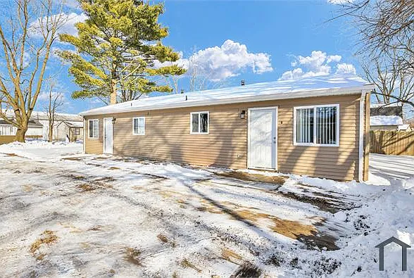 1511 Kings Way #B — Photo 5