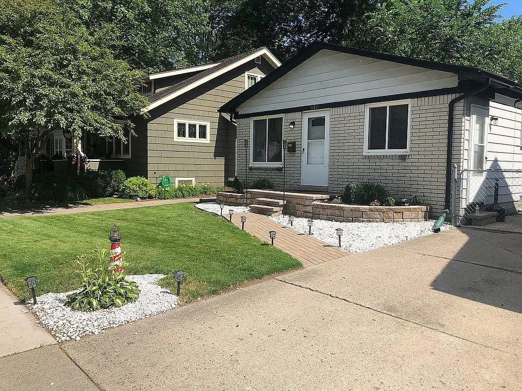 614 Gardenia Ave photo 1
