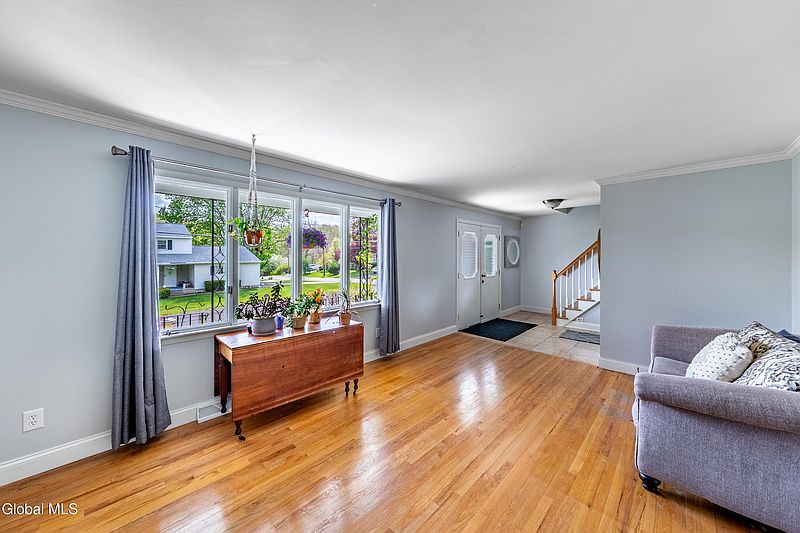 4th image of 62 Wood Terrace