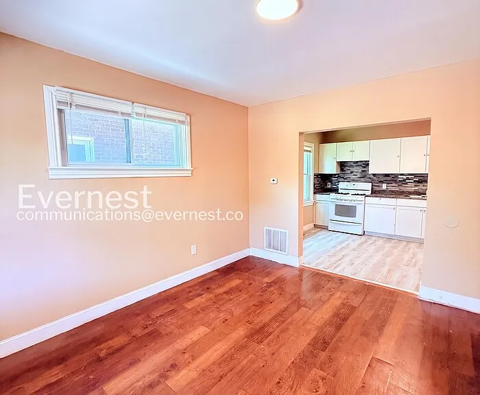 2488 Woodmere St — Photo 4
