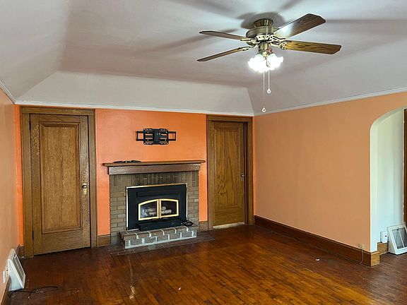 5th image of 318 Rose Ave