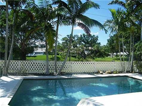 2nd image of 2920 Banyan Boulevard Cir NW