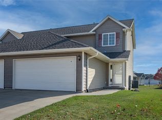 1027 Acacia Dr NE, Cedar Rapids, IA 52402