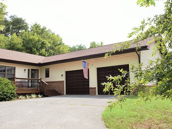 3rd image of 934 Windridge Dr
