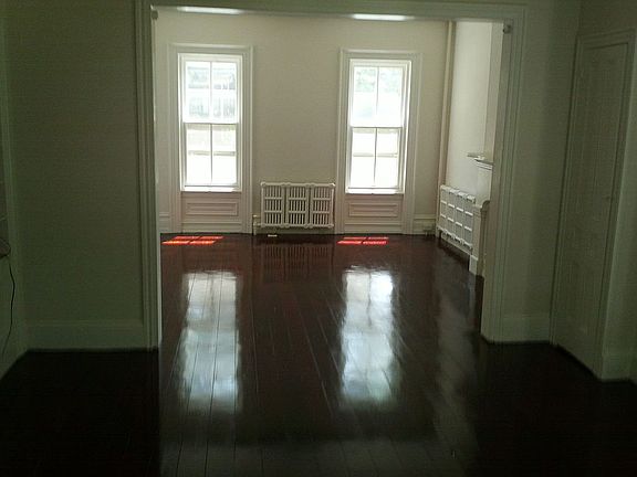 4th image of 845 N Charlotte St
