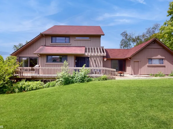 4213 White Ash Rd, Crystal Lake, IL 60014