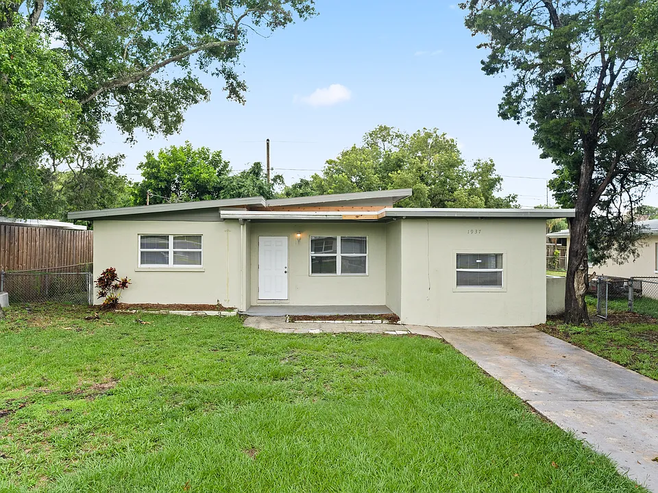1937 Ridgewood Dr