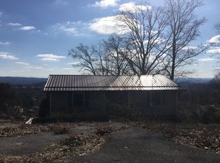 1525 Parton Dr, Kingsport, TN 37660