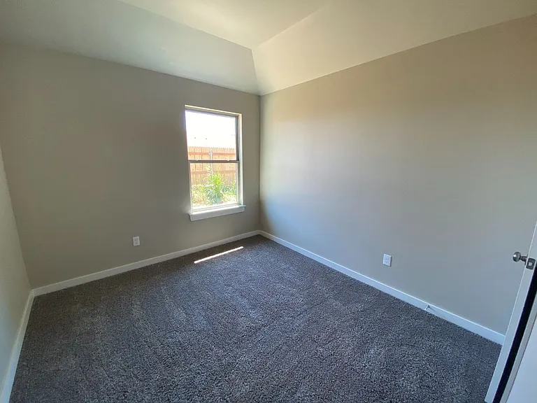 5202 Oakwood Villas Ct — Photo 7