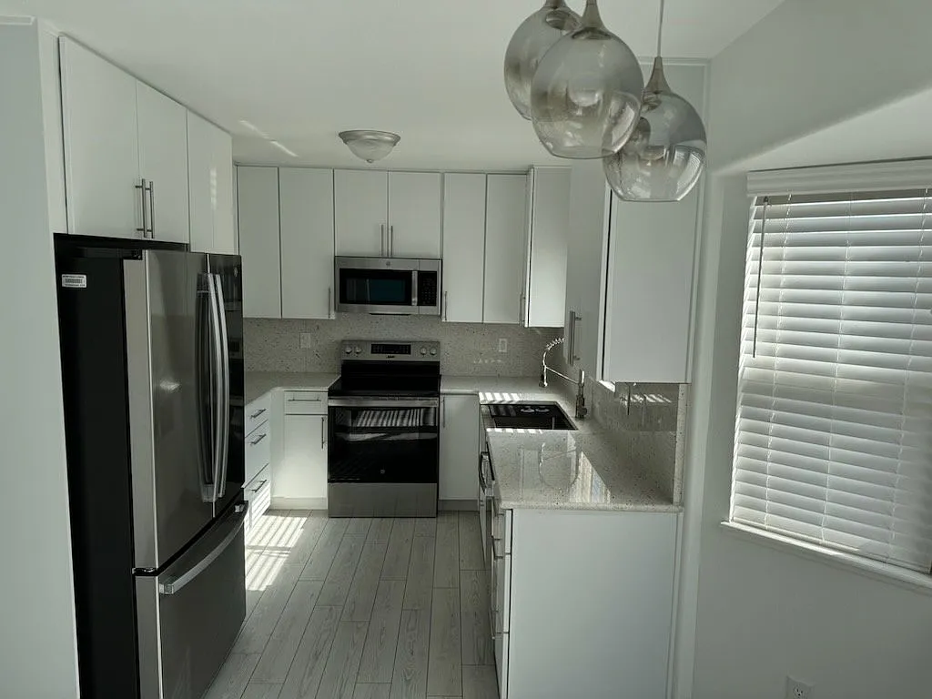 3 bed, 2.0 bath, 1338 sqft, $2,125 — Photo 3
