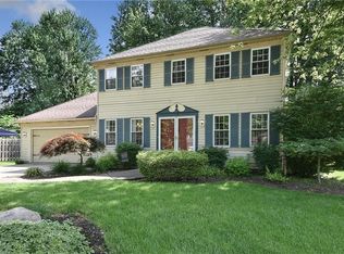 8479 Bradfords Gate, Olmsted Falls, OH 44138