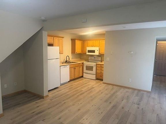 2nd image of 18504 3rd St