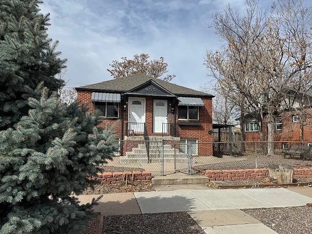 Brick West Washington Park 4 plex with laundry on site.