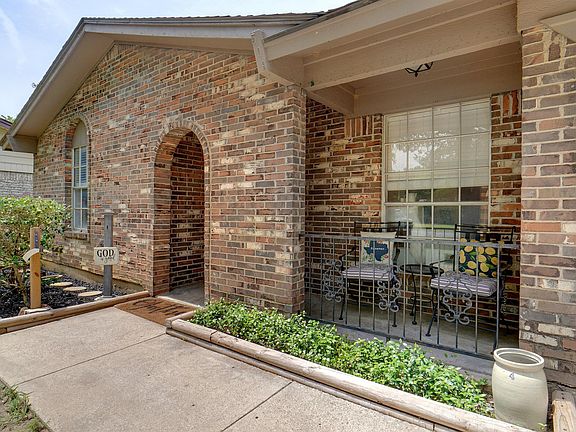 2nd image of 509 Holly Hill Dr