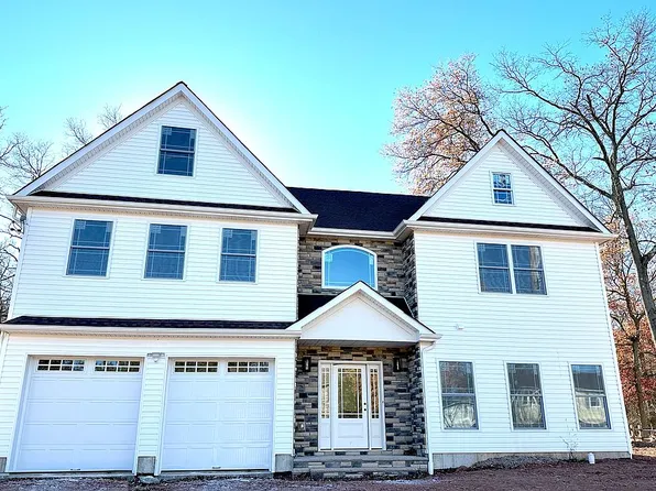 94 Hancock Rd, Piscataway, NJ 08854