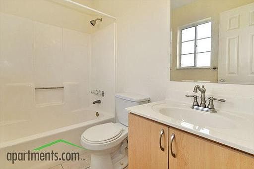 2nd image of 2236 Laurel Way APT 3