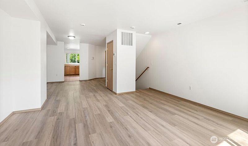 4th image of 16791 165th Avenue SE