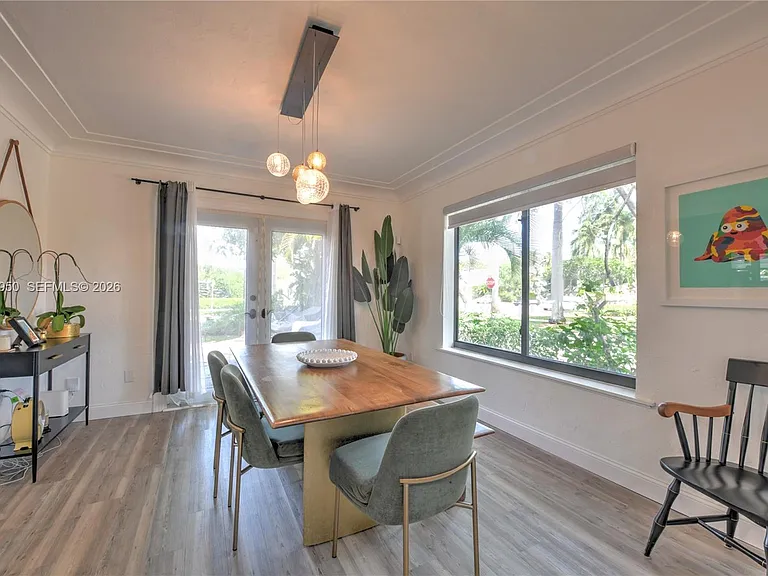110 N 16th Ave — Photo 4