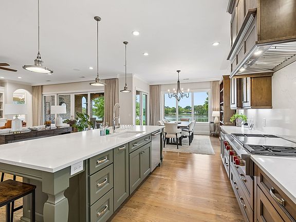 4th image of 939 Plantation Blvd
