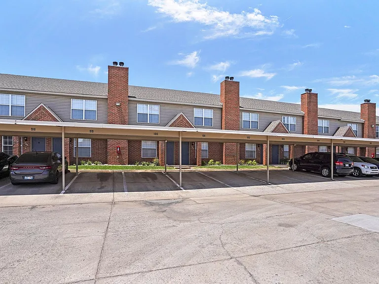 Persimmon Square Apartments — Photo 19
