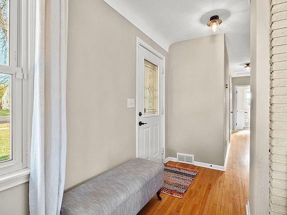 4th image of 969 Bidwell St