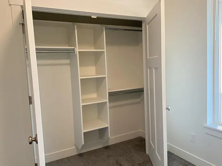 3172 Oxford Loop — Photo 4