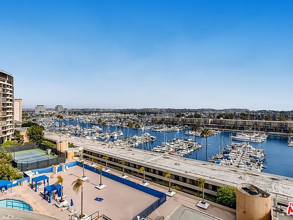 3rd image of 4314 Marina City Dr