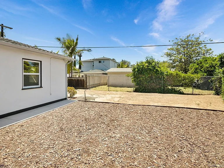 620 Minot Ave — Photo 37