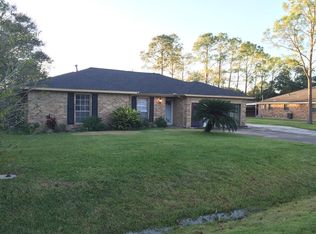 1912 Grace St, Alvin, TX 77511