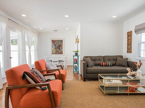 4th image of 17563 Blythe St