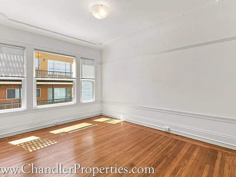605 Scott St — Photo 2