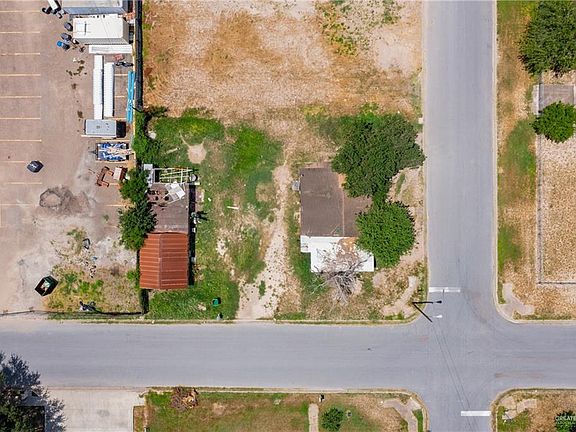 3rd image of 115 E Gore Ave