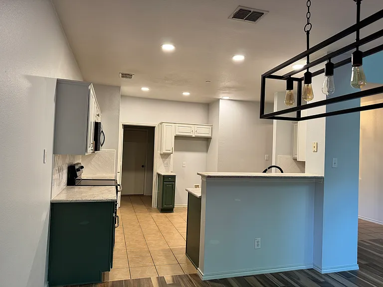 244 Turnberry Ln — Photo 10