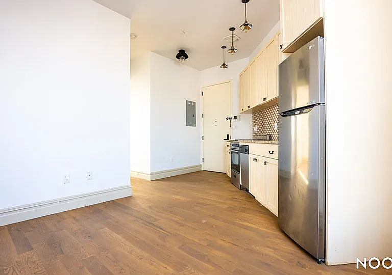 1359 Myrtle Ave #4R — Photo 5