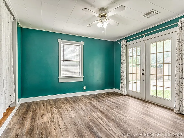 233 NE Queenstown Ave — Photo 19