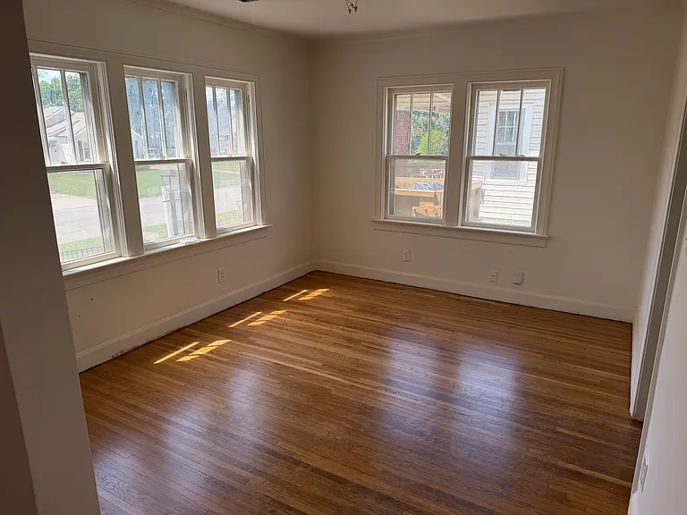 1139 S Evanston Ave — Photo 4