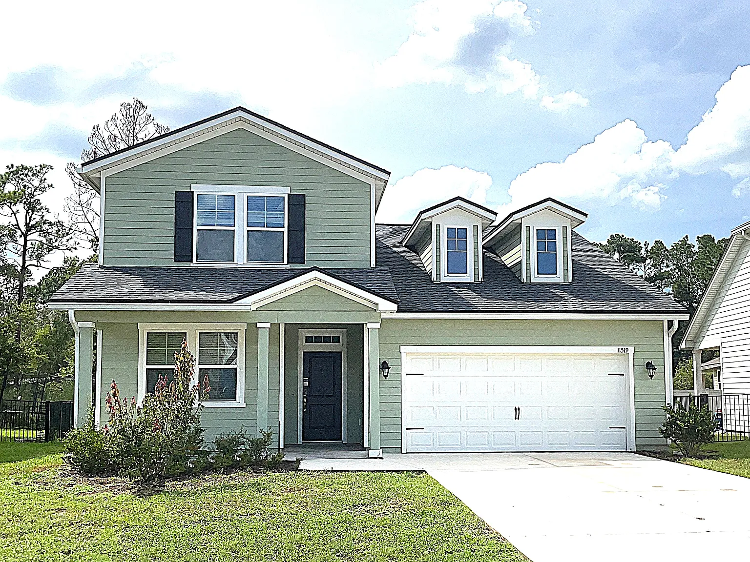 4 bed, 2.5 bath, 2078 sqft, $2,330 — Photo 1