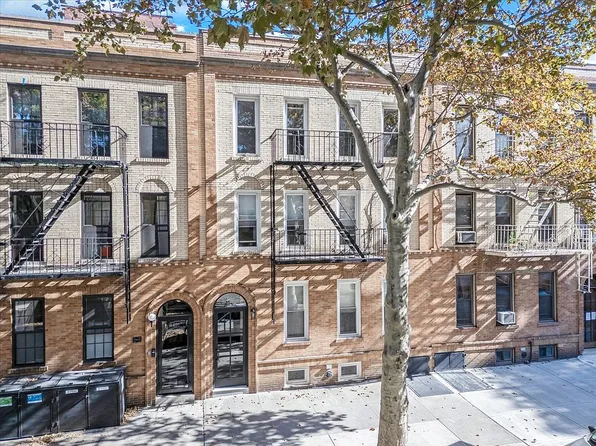 41-31 49th St, Sunnyside, NY 11104